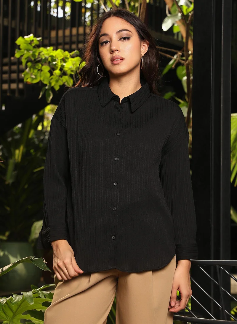 بينيا كولادا Women's Onyx Black Pin-Tactile Oversized Shirt | نساء | أكمام طويلة | سادة | طوق منتشر | كاجوال كبير الحجم | قميص