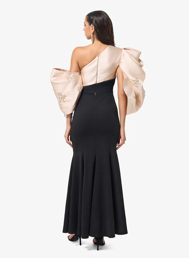 ثريدز باي اجوني فستان ماكسي بكتف واحد وأكمام منفوشة بلونين