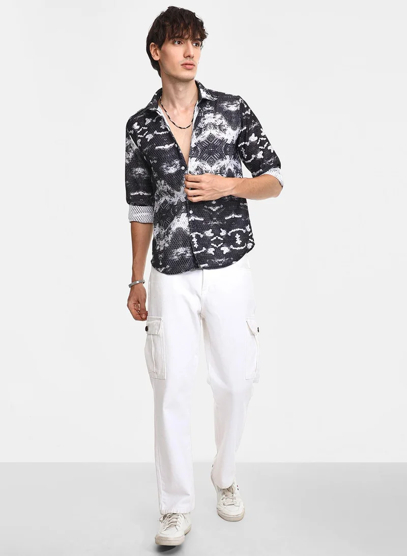 Campus Sutra Men's Midnight Black & Ivory White Reptilia Shirt