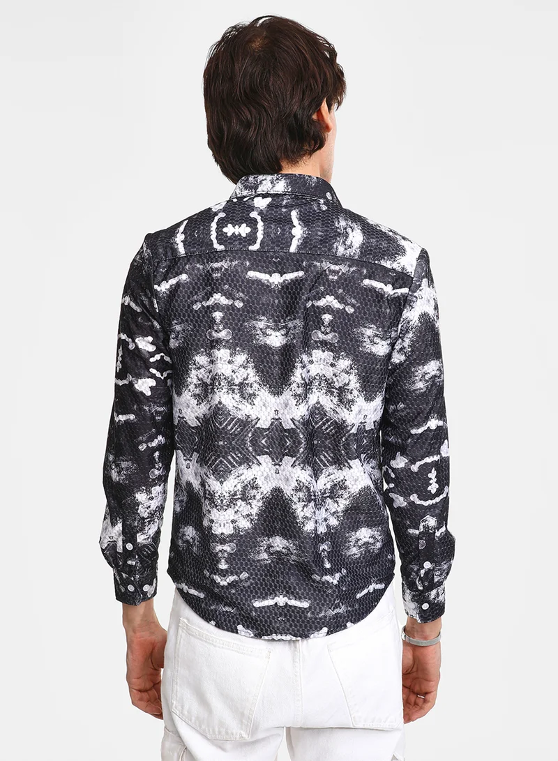 Campus Sutra Men's Midnight Black & Ivory White Reptilia Shirt