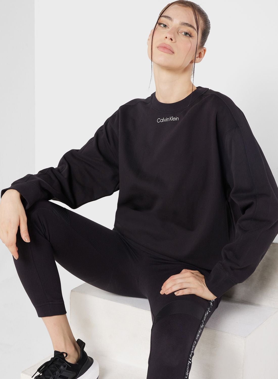 https://www.namshi.com/bahrain-en/buy-calvin-klein-performance-logo-sweatshirt/Z295A8B1CEECD4D0D13FDZ/p/