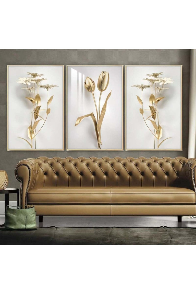 ماركتنا ثلاث لوحات جدارية خشبية بتصميم وردة ذهبية، مع إطار وطبقة أكريليك شفافة. - Image 1