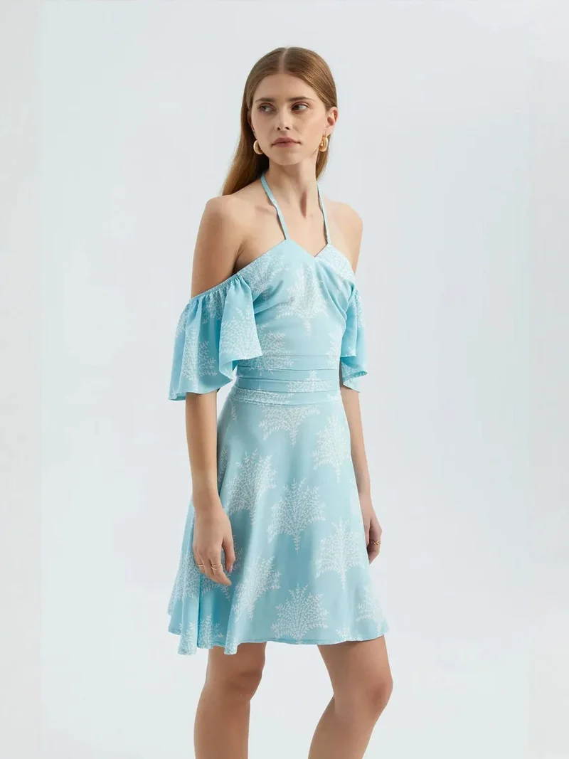 زوبعة فستان قصير بياقة هالتر مكشوف الكتفين بنقشة الزهور