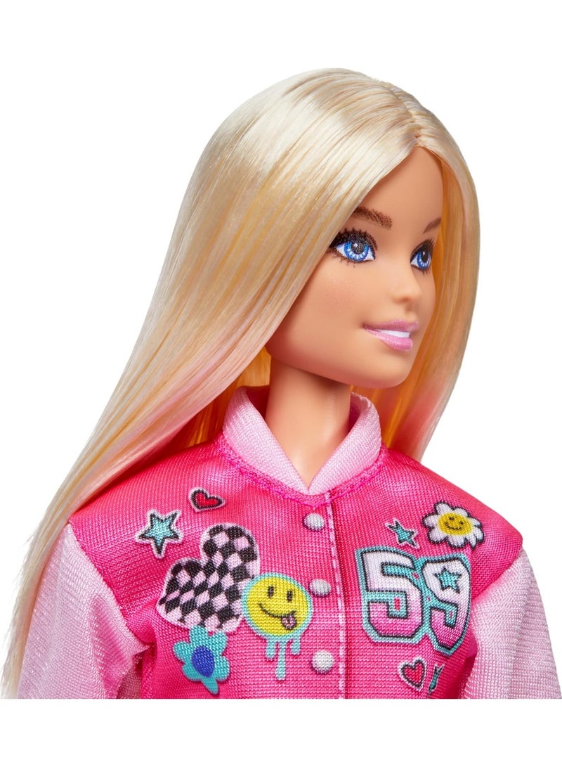 Barbie باربي أحب المدرسة دمية الموضة الشقراء مع مجموعة ملحقات - Image 2