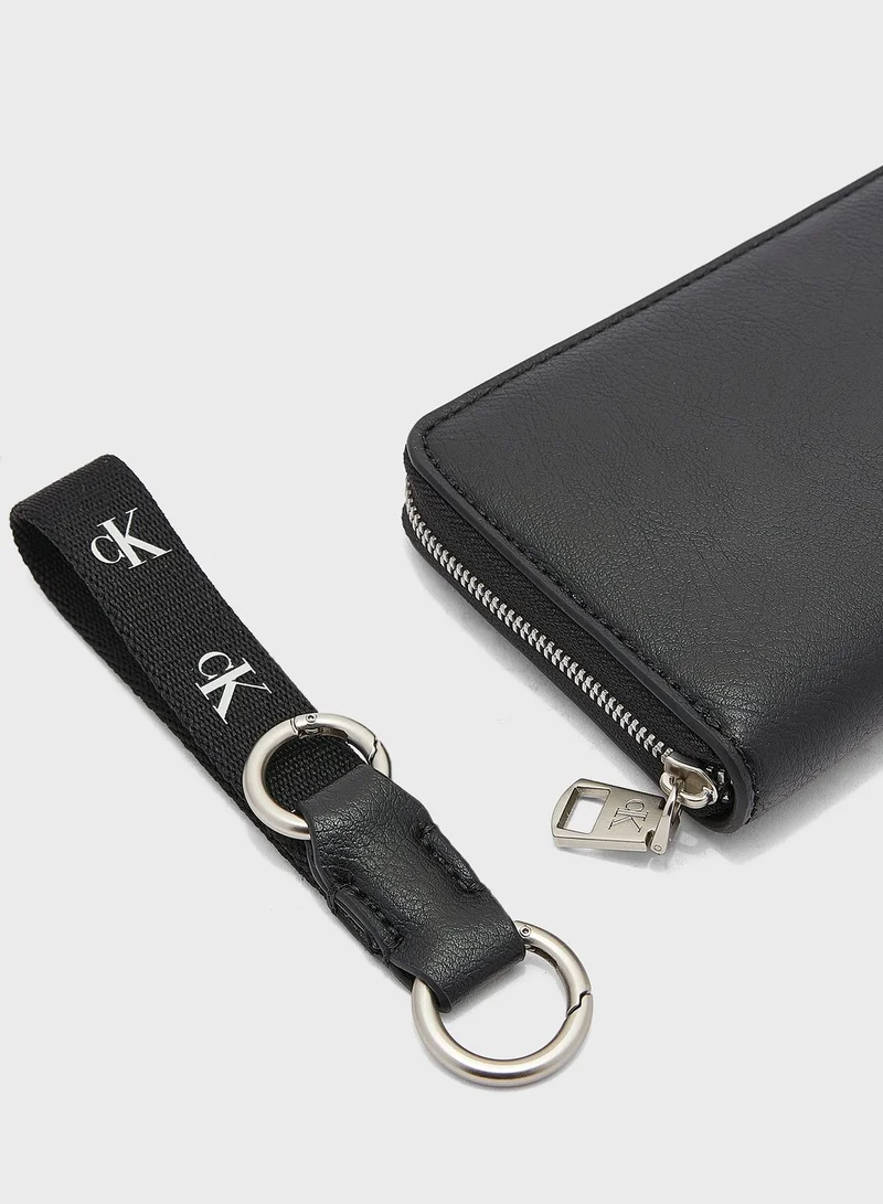 Calvin Klein Jeans Zip Around Wallet And Keyfob Giftset