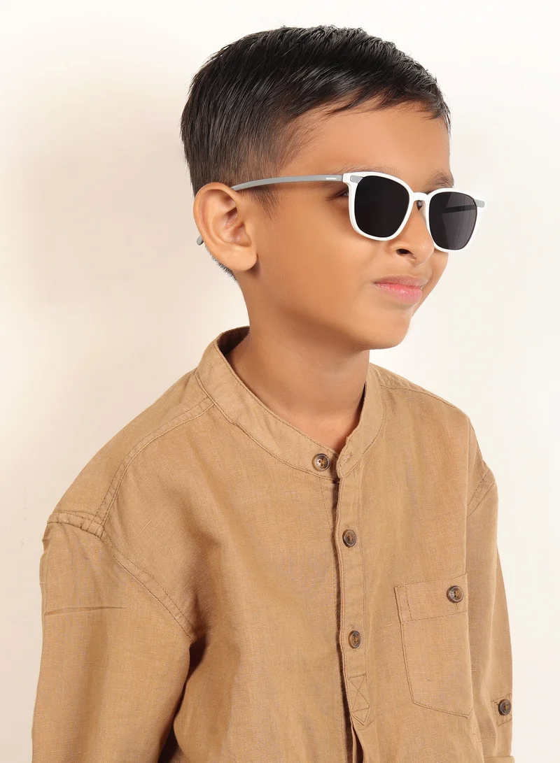 ووجلز نظارات شمسية مربعة أنيقة للأطفال باللونين الأبيض والرمادي