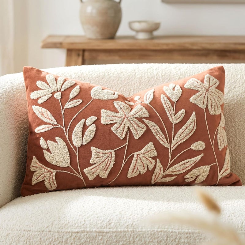 BlissBlush غطاء وسادة أسفل الظهر ، مقاس 12x20، بتصميم مستطيل وبلون أزرق رمادي، مزين بنقوش زهورية دقيقة، من الحرير، بلون بيج ورقي، مع نقوش زهورية ناعمة (الغطاء فقط). - Image 1