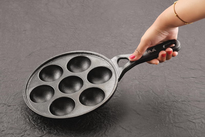 Tosaa Tosaa Cast Iron Paniyaram Pan | Appam Maker/Chatty/Patra | Naturally Non-Stick Cookware (7 Cavity)  - Image 2