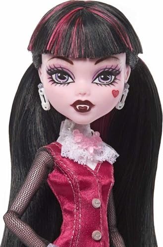 Monster High Draculaura Reproduction Doll Wearing Original Fashion & Shoes with Pet, Display Stand & Accessories, 10-5-inch Collectible Toy - Image 3