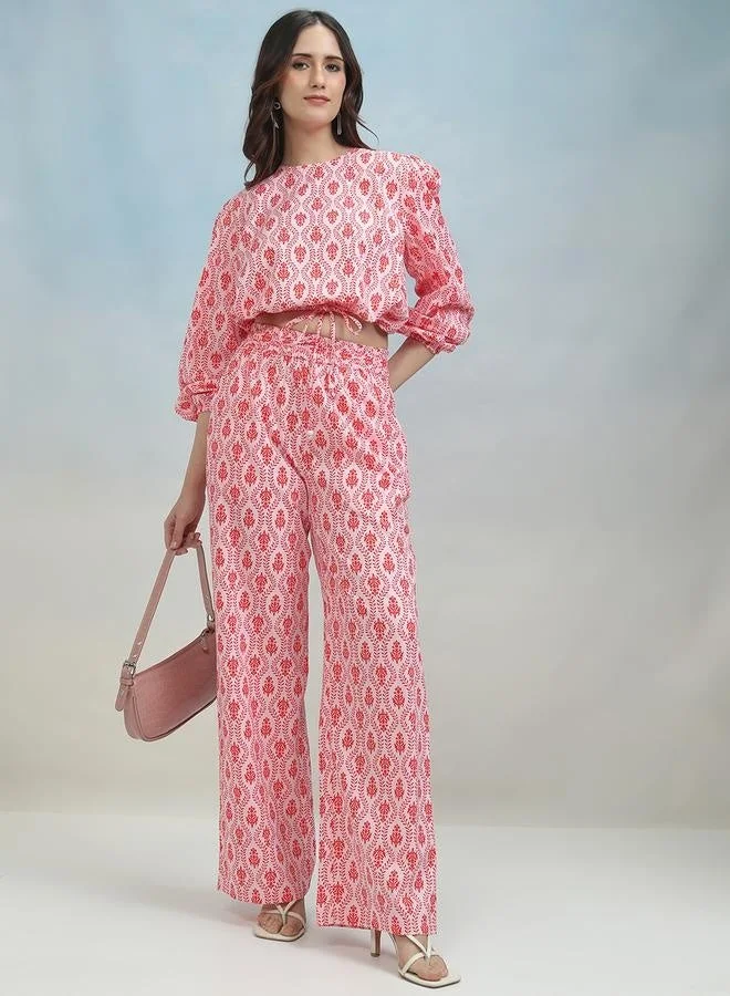 طوكيو توكيز طقم طوكيو توكيز بطبعة ياقة دائرية وبلوزة قصيرة وبنطلون عالي الخصر