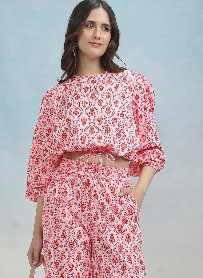 طوكيو توكيز طقم طوكيو توكيز بطبعة ياقة دائرية وبلوزة قصيرة وبنطلون عالي الخصر