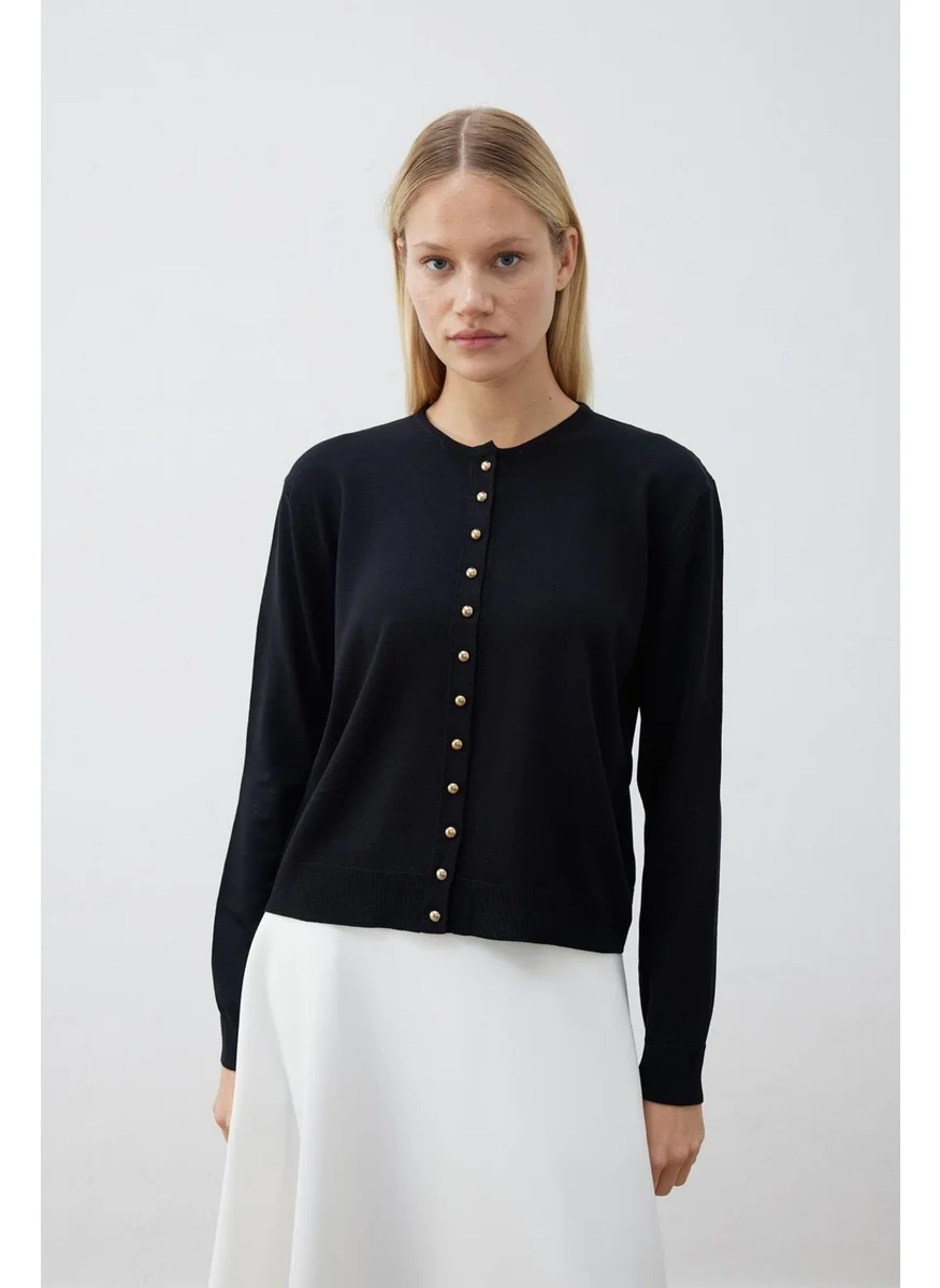 Tena Women's Black Buttoned Cardigan