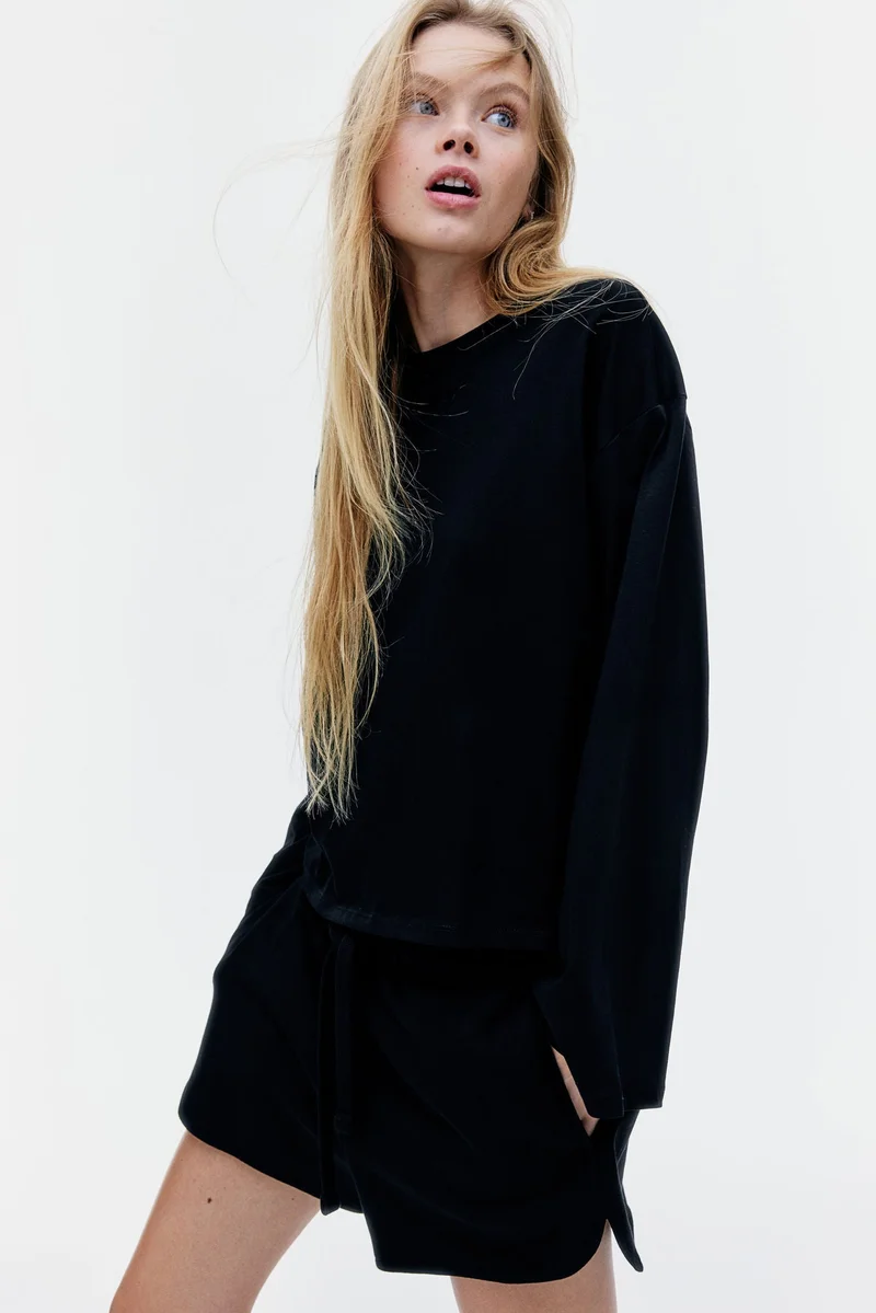 اتش اند ام بلوزة من القطن بأكمام طويلة