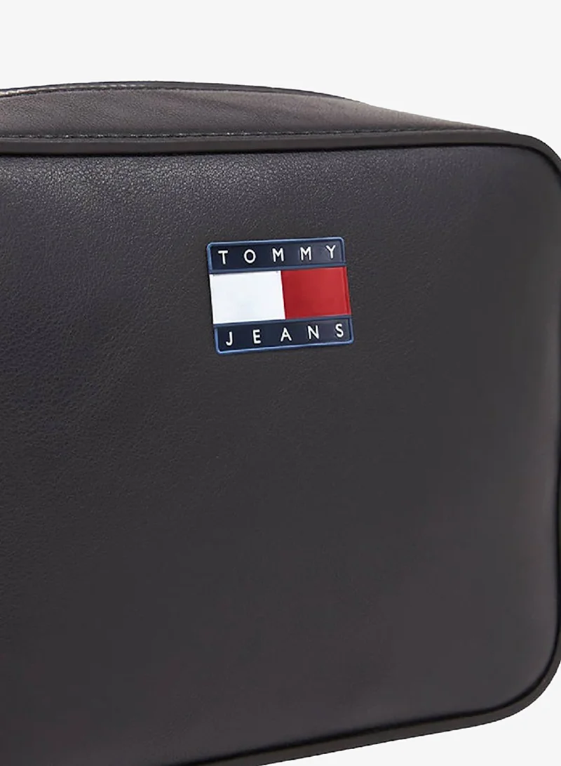 Tommy Jeans Black Must Crossover Camera Bag for Women | Best Price UAE