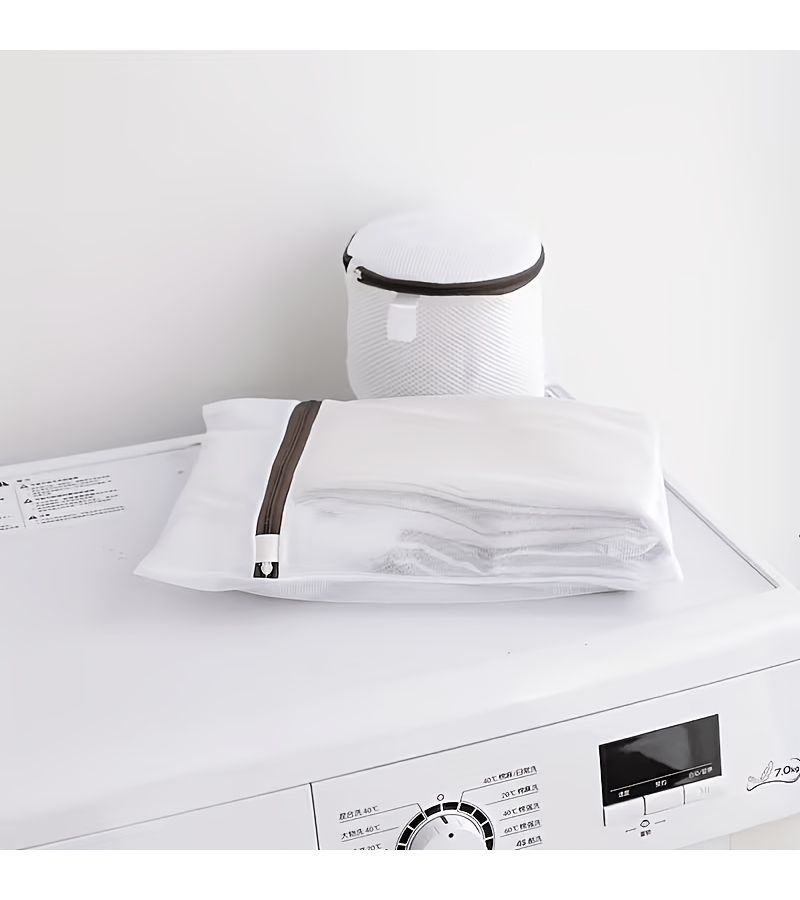 Set Of 3 Medium Laundry Bags For Delicate Garments Polyester Mesh With Durable Zippers - Image 5