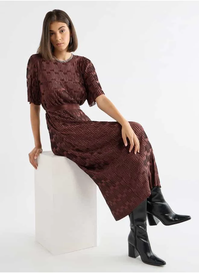 FAV Textured Round Neck Dress with Short Sleeves and Tie-Up Belt