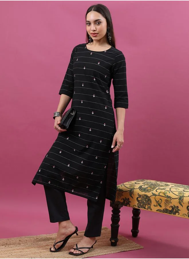 فيشود Floral Embroidered Pure Cotton Straight Kurta by Styli