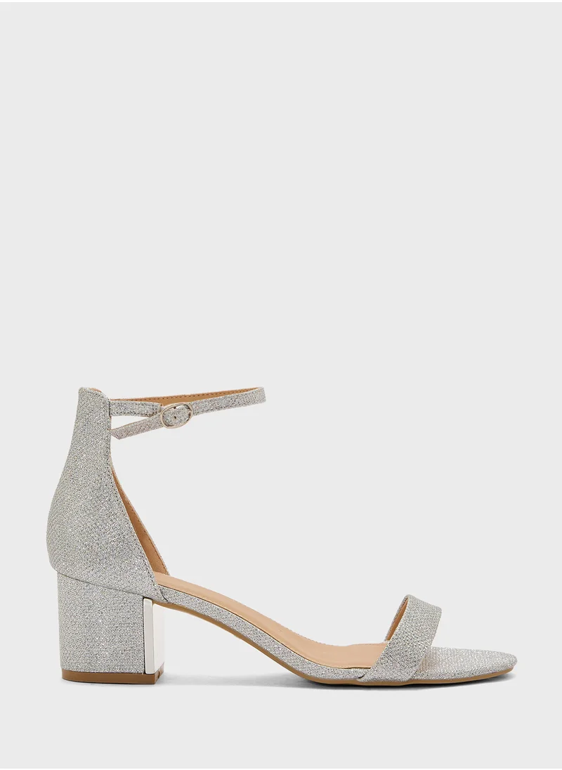 ترافل من نمشي Block Heel Clip Open Sandal
