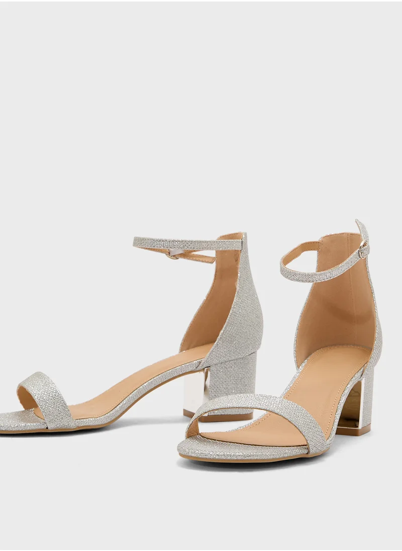 ترافل من نمشي Block Heel Clip Open Sandal