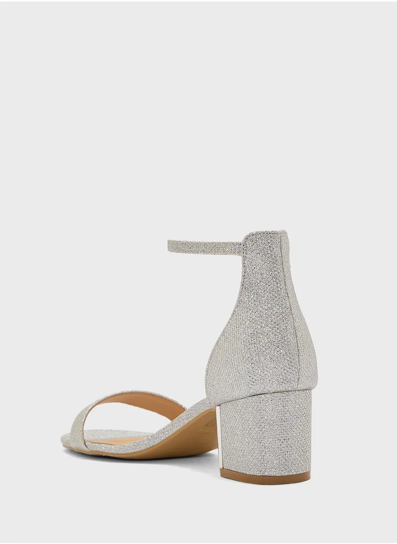 ترافل من نمشي Block Heel Clip Open Sandal