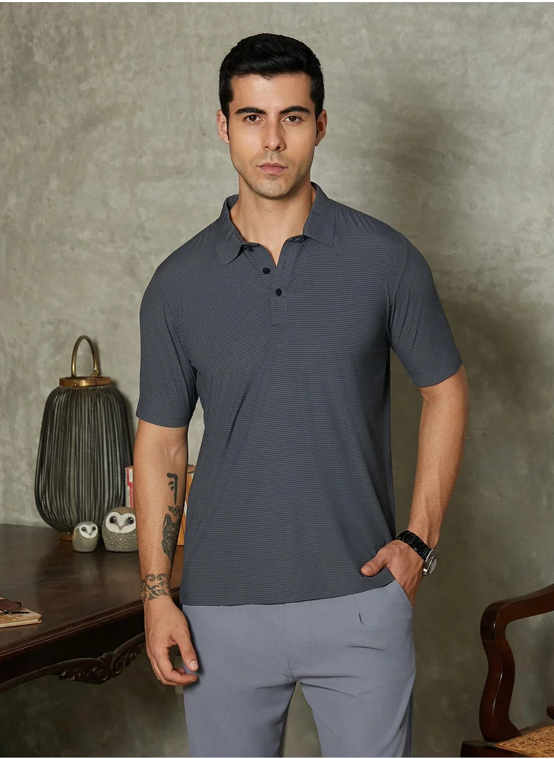 كامبوس سوترا Campus Sutra Men's Charcoal Grey Seamless Striped Polo T-Shirt For Casual Wear | Polo Neck | Short Regular Sleeves | Button Closure | T-Shirt Crafted With Comfort Fit For Everyday Wear