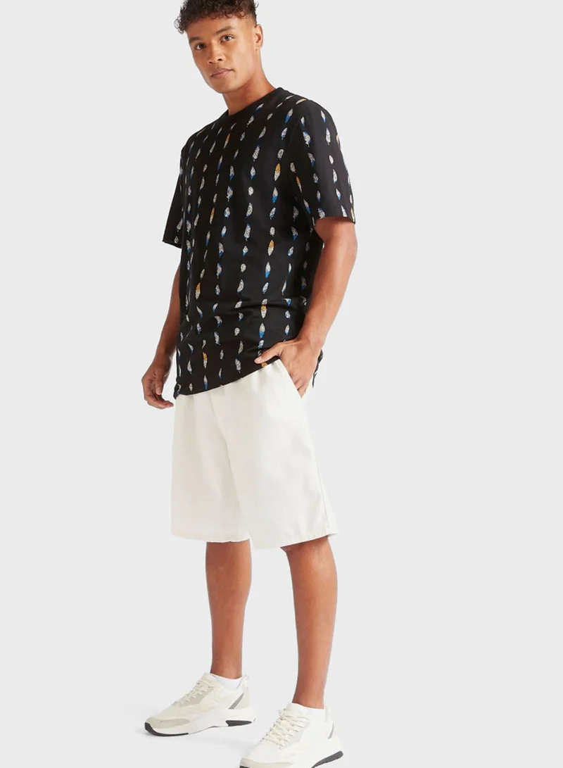 Iconic Feather Print Crew Neck T-Shirt