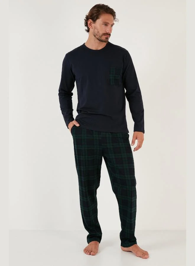 بوراتي طقم بيجامة رجالي قطن % بخصر مطاطي وجيوب بنقشة مربعات من بوراتي