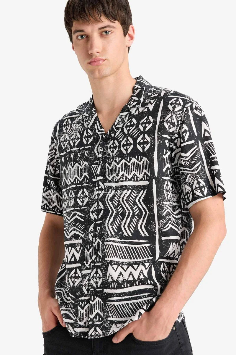 ديفاكتو New Regular Fit Apache Neck Printed Short Sleeve Shirt