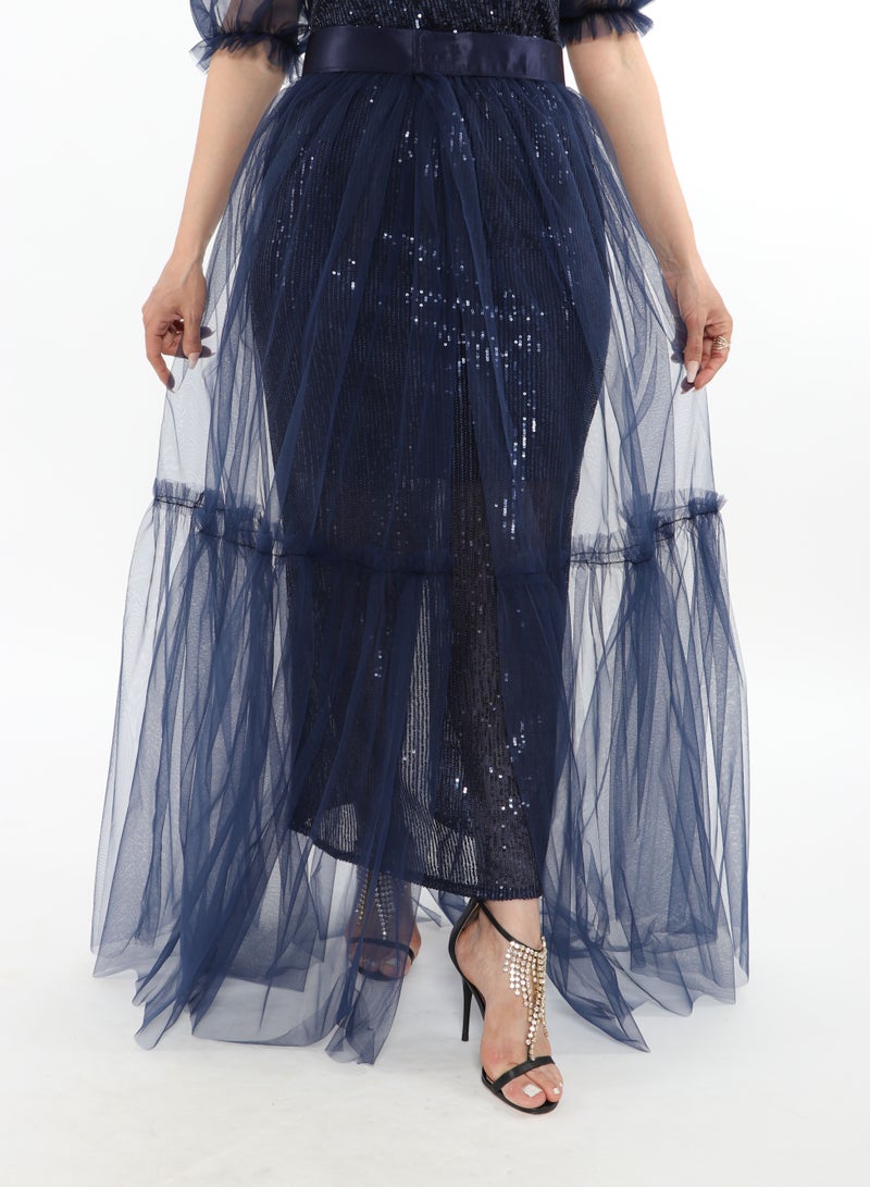 An Elegant Open Top Sequin Dress With A Train And Sleeves  - Image 5