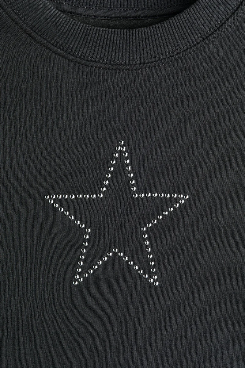 اتش اند ام سويت شيرت بتفاصيل مزينة