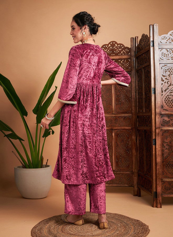 SASSAFRAS Embroidered Velvet Kurta for Women - Image 4
