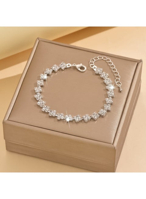 سوار فضي مرصع بالألماس للنساء | مجوهرات أنيقة مرصعة بأحجار الراين | قابلة للتعديل وأنيقة | هدية أنيقة ومتألقة لها