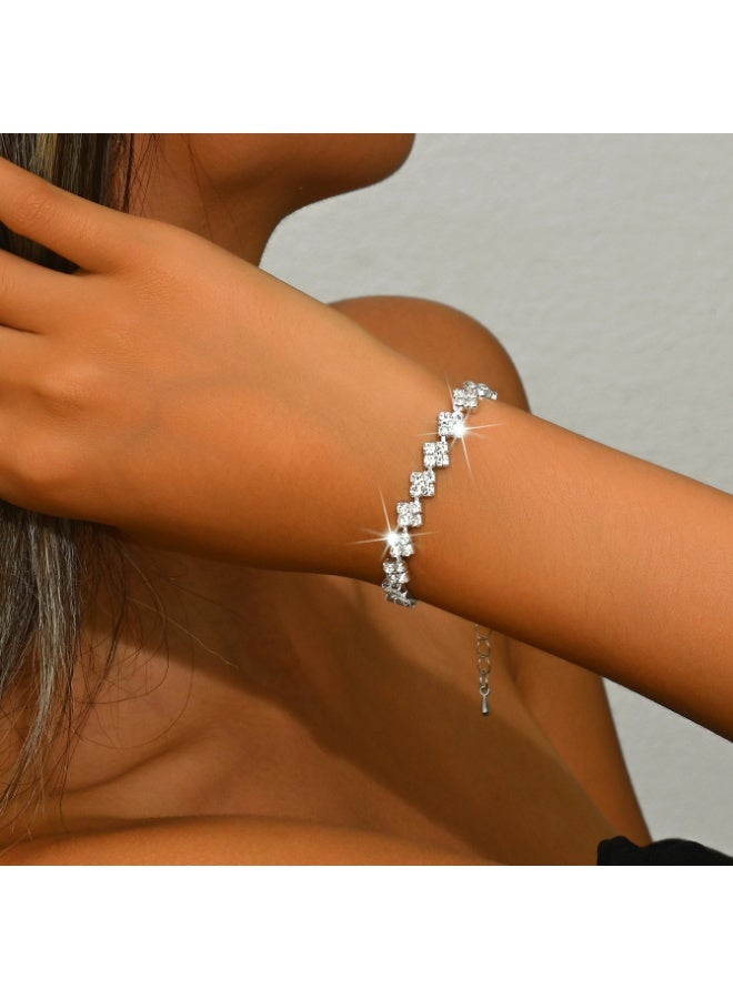 سوار فضي مرصع بالألماس للنساء | مجوهرات أنيقة مرصعة بأحجار الراين | قابلة للتعديل وأنيقة | هدية أنيقة ومتألقة لها - Image 2