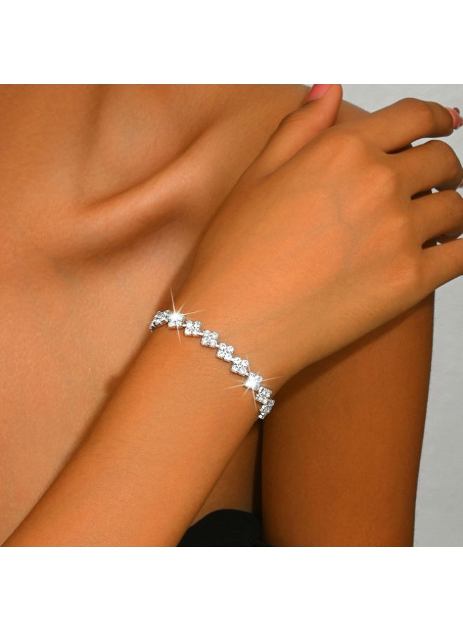 سوار فضي مرصع بالألماس للنساء | مجوهرات أنيقة مرصعة بأحجار الراين | قابلة للتعديل وأنيقة | هدية أنيقة ومتألقة لها - Image 3