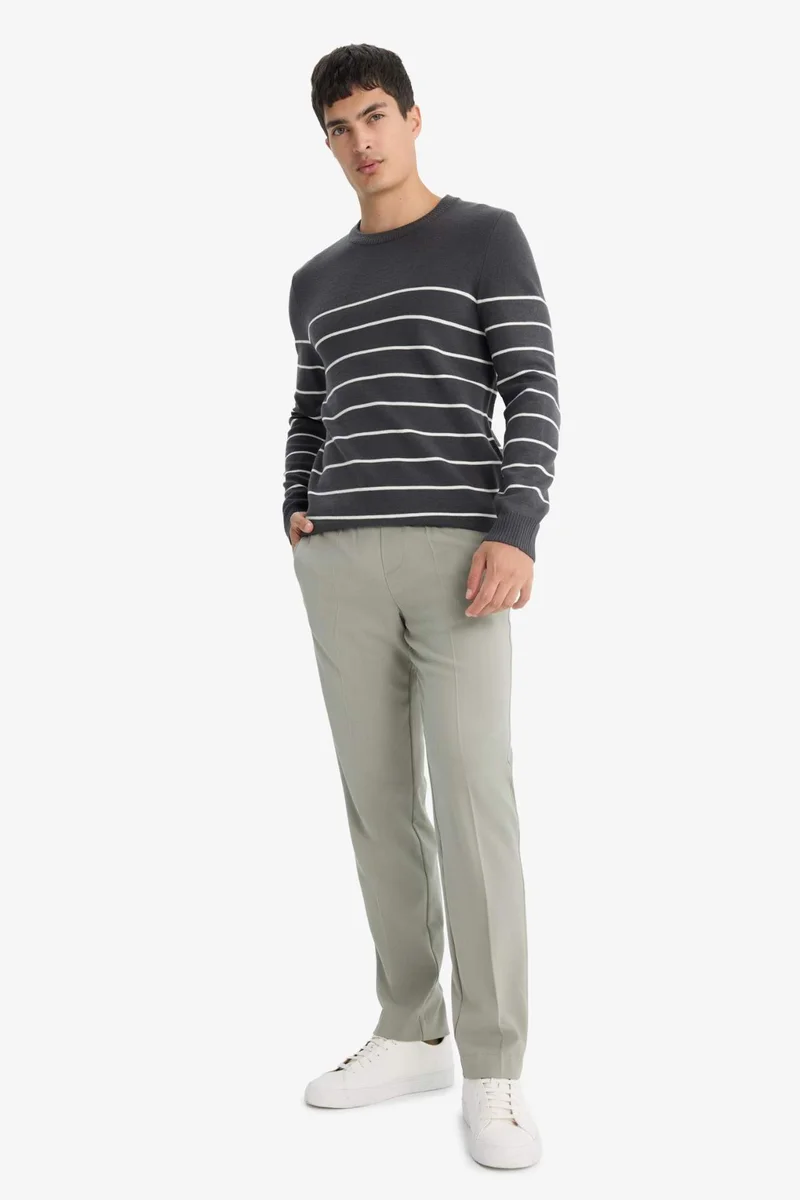 ديفاكتو Standard Fit Crew Neck Knitwear Pullover