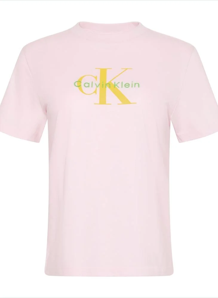 كالفن كلاين جينز تي شيرت بياقة دائرية وطبعة جرافيك