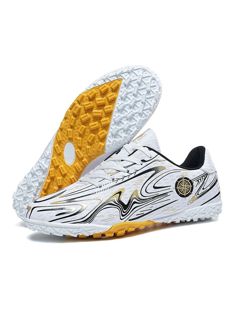 KUYING - New Low Top Comfortable and Breathable Football Shoe - Image 1