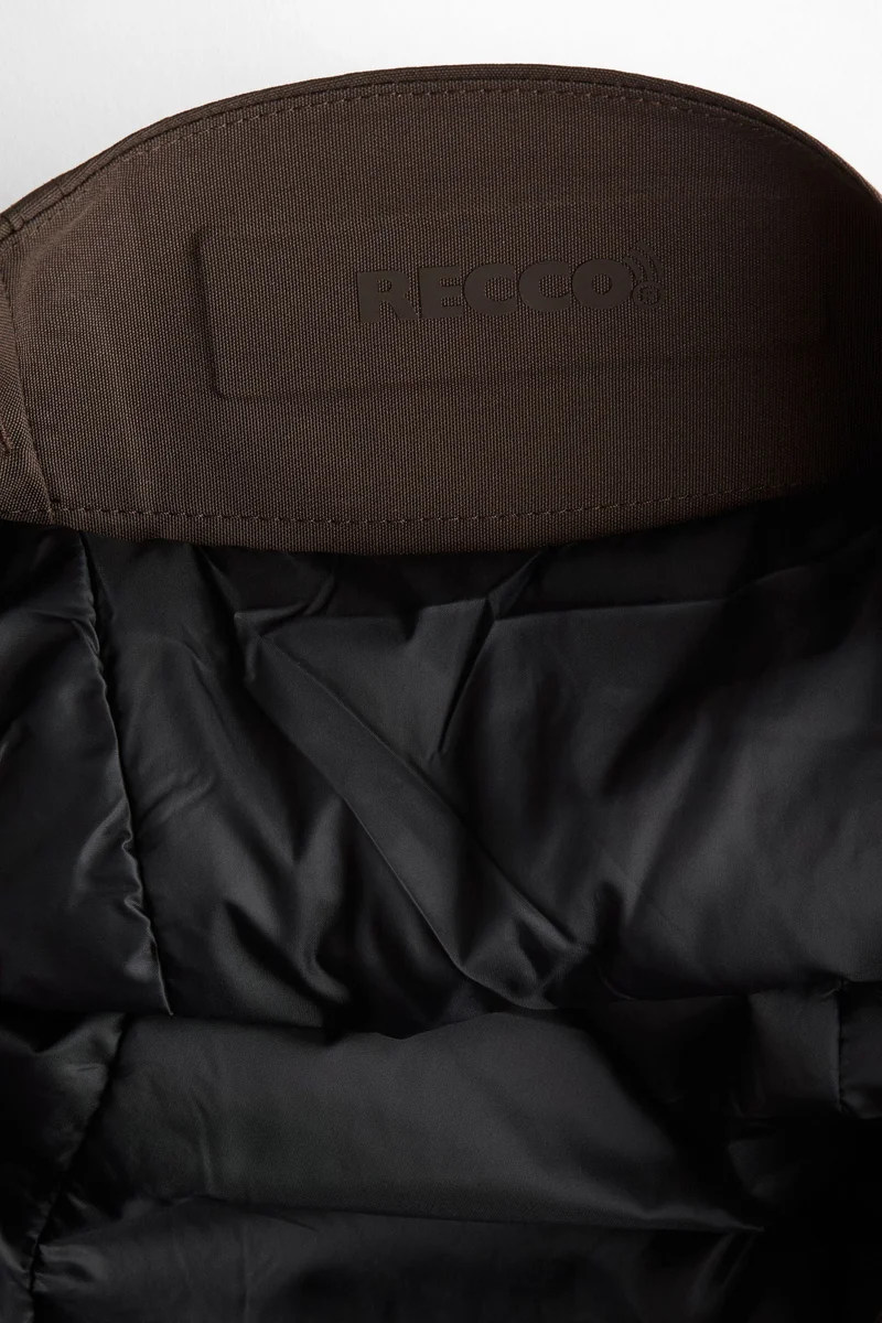 اتش اند ام جاكيت تزلج بياقة مع تقنية