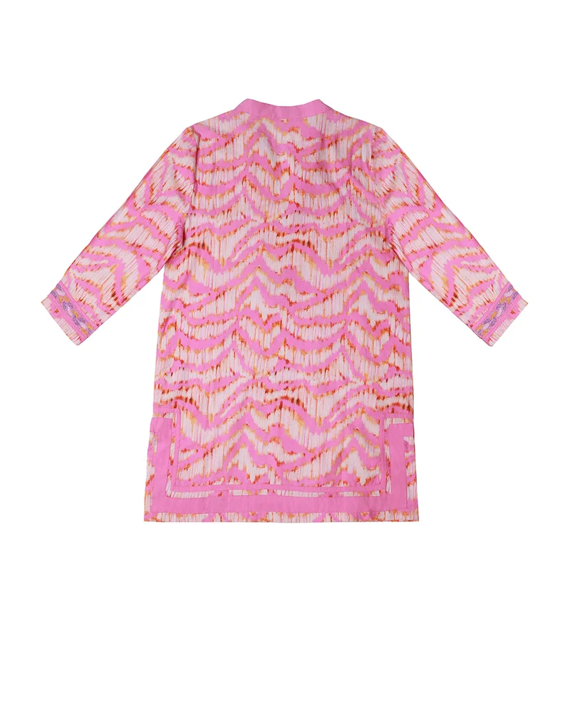 Lola Casademunt Short kurta with 3/4 sleeves and embroidered neckline