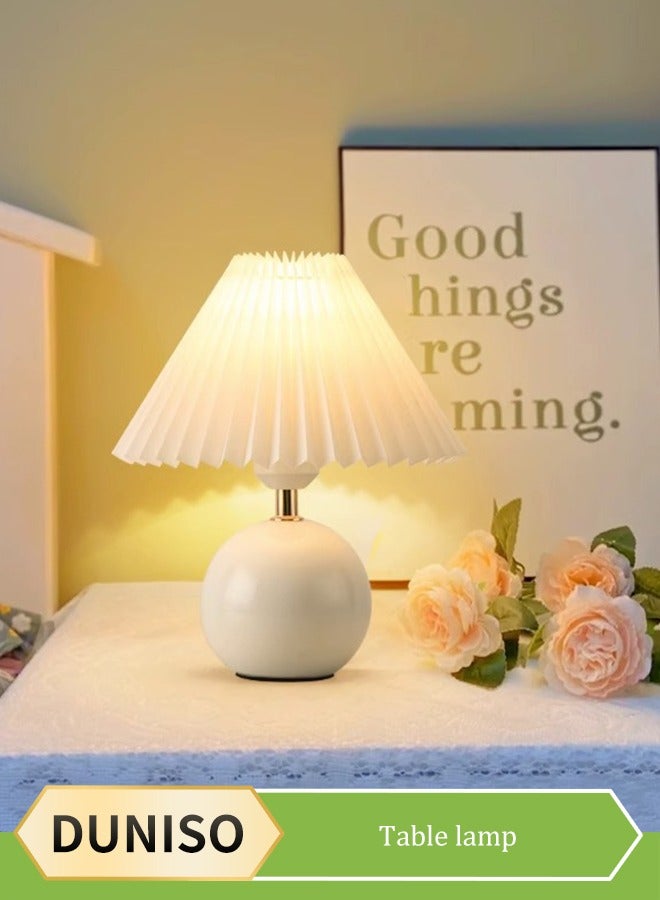 DUNISO مصباح طاولة سيراميك صغير حديث 5 واط، مصباح كلاسيكي بجانب السرير لغرفة المعيشة وغرفة النوم، مصابيح طاولة ليلية للمزرعة مع ظل قماشي - Image 1
