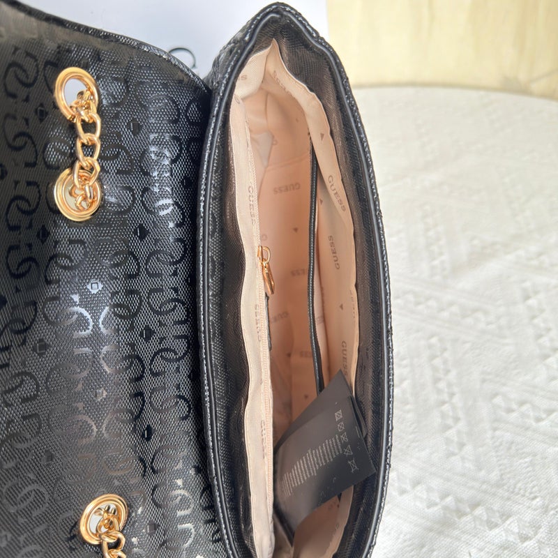 GUESS Fashion Camera Bag Adelasia Convertible Crossbody Flap Bag Women's bag，Black - Image 4