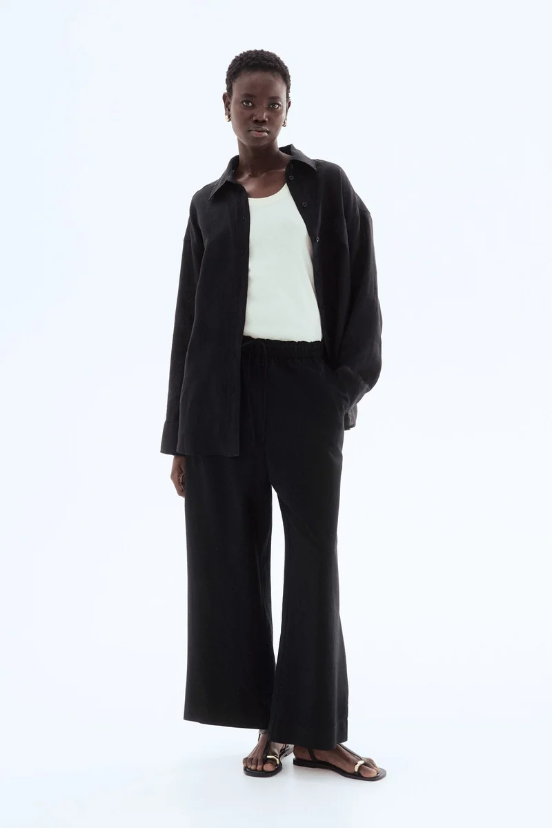 اتش اند ام بنطلون قصير من مزيج الكتان