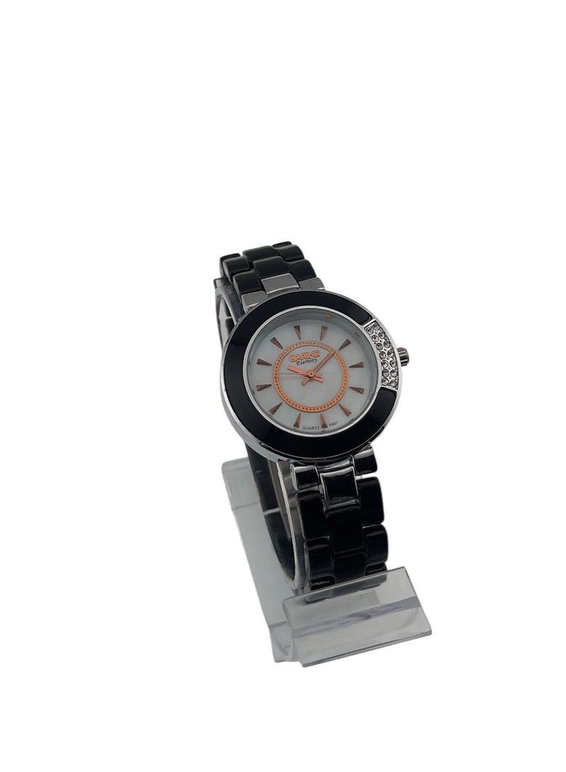 Elegant Women’s Wrist Watch – Chic Design with a Touch of Shine - Image 1