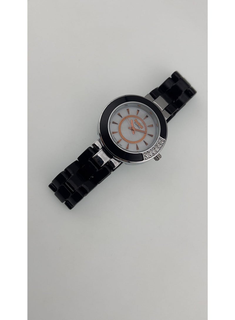 Elegant Women’s Wrist Watch – Chic Design with a Touch of Shine - Image 2