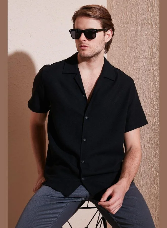 بوراتي قميص رجالي بأكمام قصيرة بياقة مفتوحة بقصة عادية من الكتان