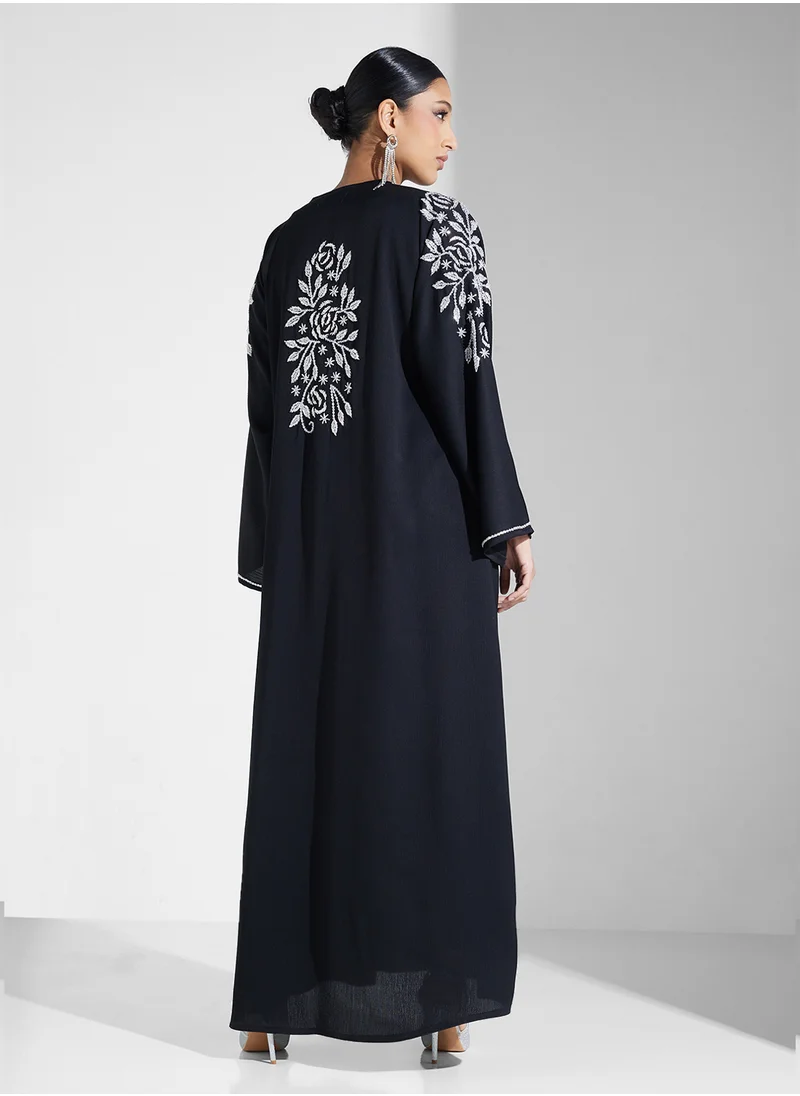 هيا كلوزيت Embellished Flared Sleeve Abaya