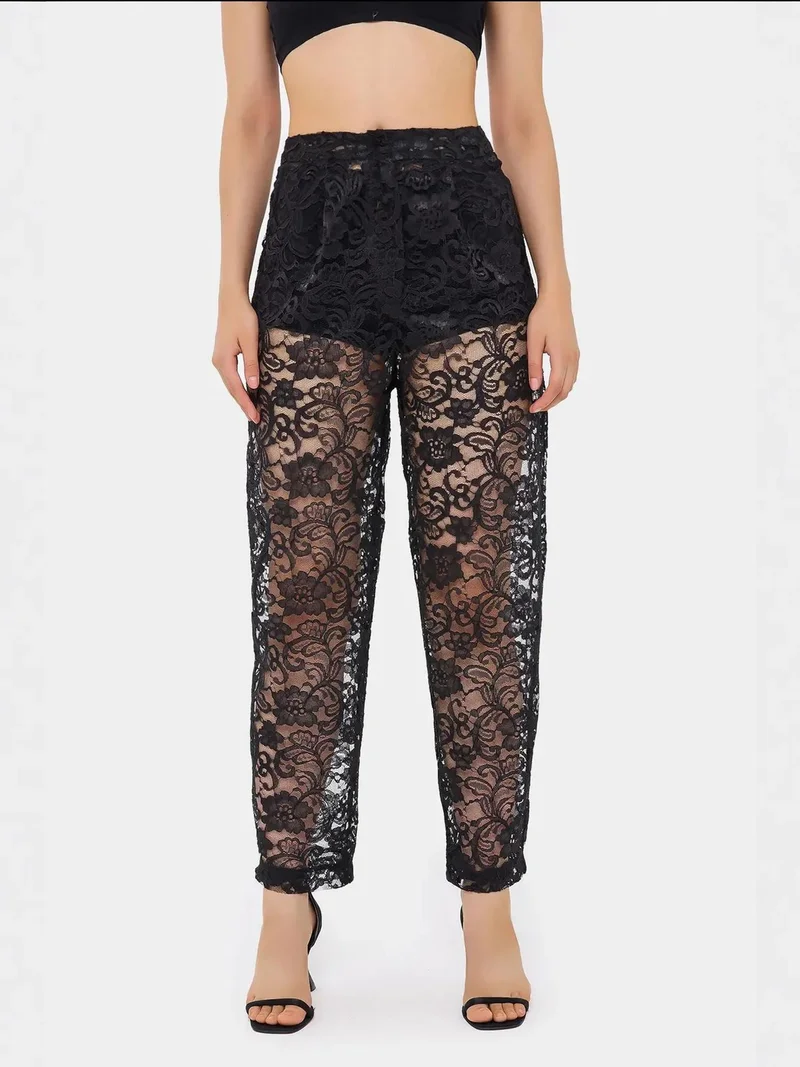 زوبعة بنطلون دانتيل بخصر عالٍ وتفاصيل شبكية