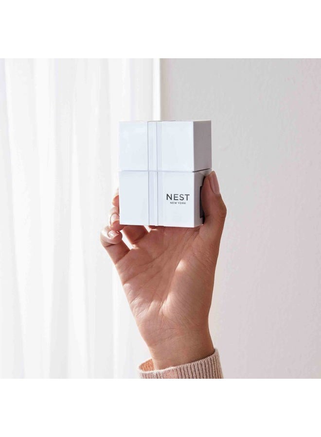 NEST FRAGRANCES Wall Diffuser Set, Grapefruit - Includes 1 Diffuser Unit + 1 Refill - Up to 30 Days of Continuous Scent - Cruelty Free, Vegan - Made in USA - Image 2