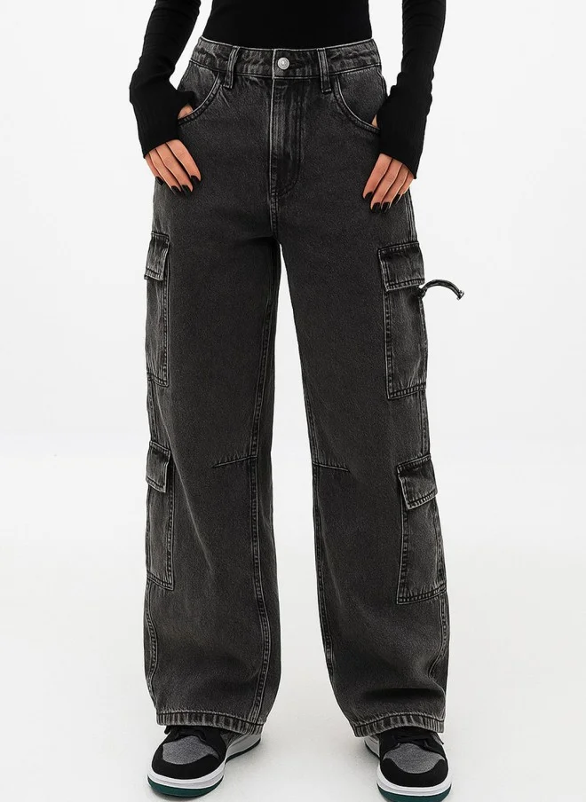 SASSAFRAS High-Rise Light Fade Cargo Jeans for Women