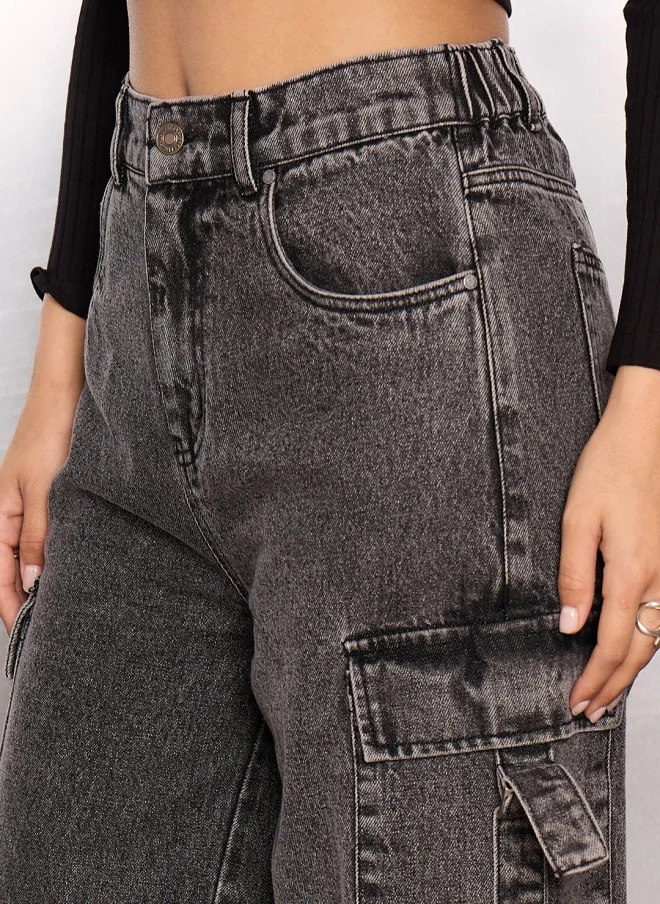 SASSAFRAS High-Rise Light Fade Cargo Jeans for Women